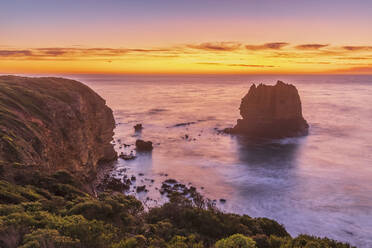 Langzeitbelichtung des Eagle Rock vom Split Point Lookout aus gesehen in der Morgendämmerung - FOF12402