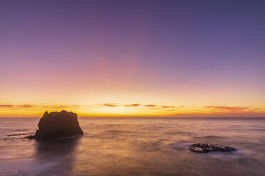 Langzeitbelichtung des Eagle Rock vom Split Point Lookout aus gesehen in der Morgendämmerung - FOF12413