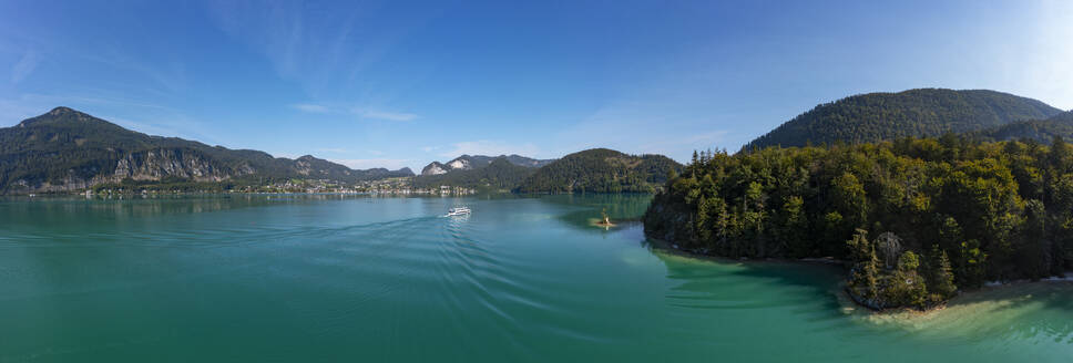 Österreich, Salzburg, Drohnenpanorama des Wolfgangsees und der umliegenden Landschaft - WWF05989