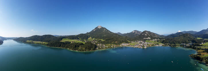 Österreich, Salzburg, Fuschl am See, Drohnenpanorama vom Fuschlsee im Sommer - WWF06002