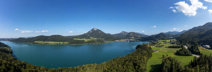 Österreich, Salzburg, Fuschl am See, Drohnenpanorama vom Fuschlsee im Sommer - WWF06007