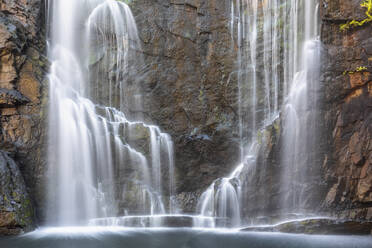 Australien, Victoria, Halls Gap, Langzeitbelichtung der MacKenzie Falls im Grampians National Park - FOF12642