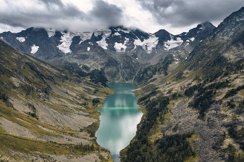 Luftaufnahme eines der Multin-Seen im Katun-Naturschutzgebiet, Multa, Republik Altai, Russland. - AAEF13683