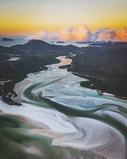 Luftaufnahme des Whitehaven-Strandes in den Whitsundays, Queensland, Australien. - AAEF13745