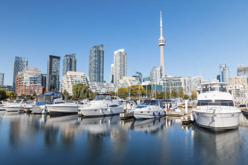 Canada, Ontario, Toronto, Yachts moored in city marina - WPEF05711