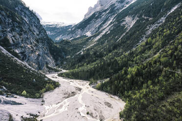 Fluss im Wettersteingebirge in Bayern, Deutschland - WFF00602