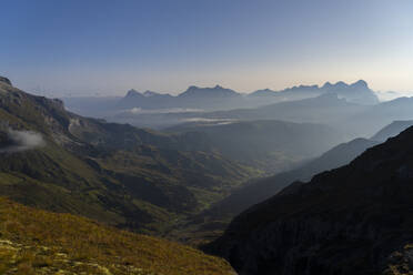 Blick auf die Dolomiten bei Sonnenaufgang, Trentino-alto Adige, Italien - LOMF01310