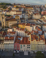 Luftaufnahme des Alfama-Viertels, der Altstadt im Stadtzentrum von Lissabon, Portugal. - AAEF14015
