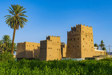 Traditionell gebaute Lehmtürme, die als Wohnhäuser genutzt werden, Najran, Königreich Saudi-Arabien, Naher Osten - RHPLF21330