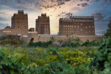 Traditionell gebaute Lehmtürme, die als Wohnhäuser genutzt werden, Najran, Königreich Saudi-Arabien, Naher Osten - RHPLF21332
