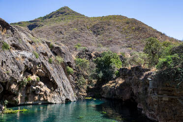 Türkisfarbene Wasserbecken, Ain Sahlounout, Salalah, Oman, Naher Osten - RHPLF21545