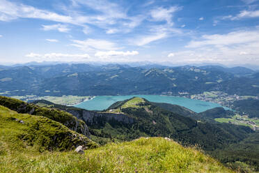 Mondsee vom Schafberg aus gesehen im Sommer - EGBF00707