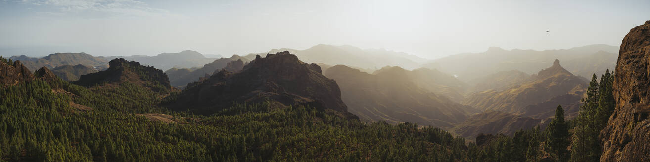 Roque Nublo und malerische Landschaft auf den Kanarischen Inseln, Spanien - RSGF00860