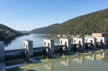 Deutschland, Bayern, Untergriesbach, Drone view of Jochenstein hydroelectric power station - WWF06115