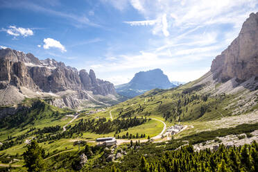 Italy, South Tyrol, Scenic view of Langkofel Group in summer - EGBF00786