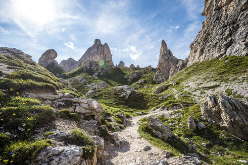 Italien, Südtirol, Puez-Gruppe im Naturpark Puez-Geisler im Sommer - EGBF00788