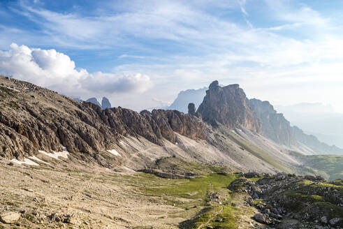 Italien, Südtirol, Blick auf die Puez-Gruppe im Sommer - EGBF00802