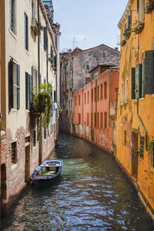 Italy, Veneto, Venice, Canal near Calle De La Madoneta - TAMF03283