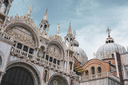 Italien, Venetien, Venedig, Fassade der Basilika San Marco - TAMF03286