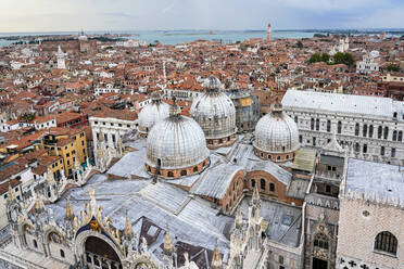 Italien, Venetien, Venedig, Dach der Basilika San Marco - TAMF03297