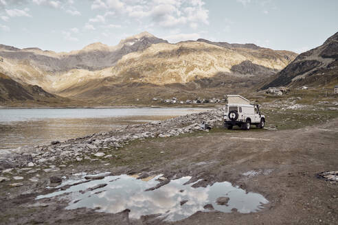 Wohnmobil am See und in den Bergen, Splugenpass, Sondrio, Italien - SSCF00859