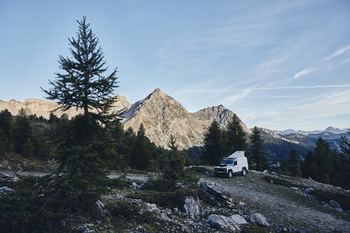 Geländewagen im Gebirge, Col d'Izoard, Arvieux, Frankreich - SSCF00886