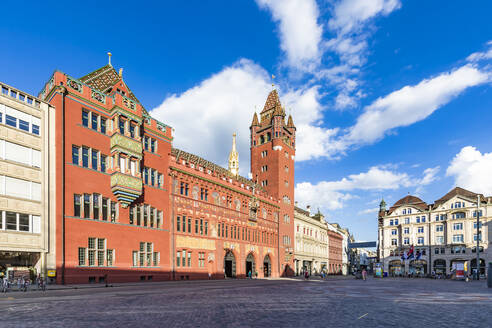 Schweiz, Basel-Stadt, Basel, Marktplatz vor dem Basler Rathaus - WDF06838