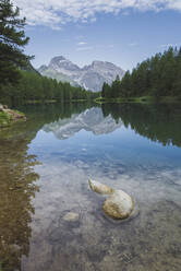 Schweiz, Bravuogn, Palpuognasee, Panoramablick auf den Palpuognasee in den Schweizer Alpen - TETF00093