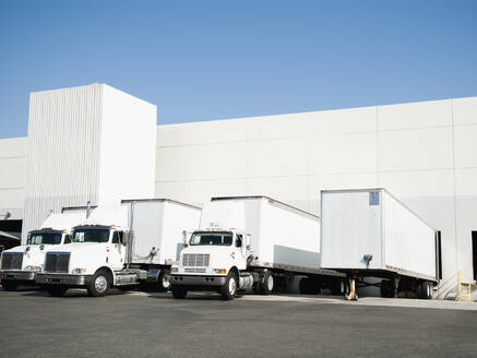 Trucks and warehouse - TETF00124