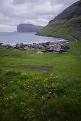 Dänemark, Färöer Inseln, Tjornuvík, Dorf an der Küste - TETF00180