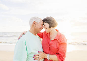 Older couple spending time together on beach - TETF00192