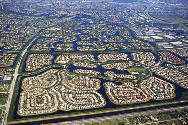 Aerial view of city - TETF00218