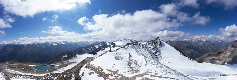 Aussicht auf den schneebedeckten Gipfel des Berges Innere Schwarze Schneid - WWF06153