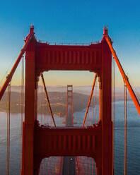 Blick auf San Francisco durch die Golden Gate - CAVF95782