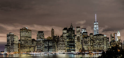 Skyline von Lower Manhattan von Brooklyn aus gesehen - CAVF95787