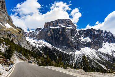 Bergstraße in den Dolomiten, Italien - TETF00563