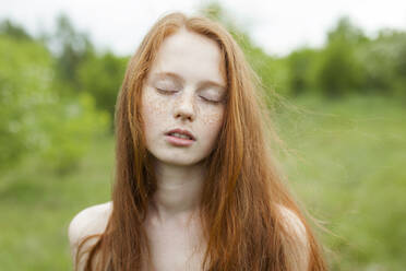 Portrait of teenage girl with red hair - TETF00665