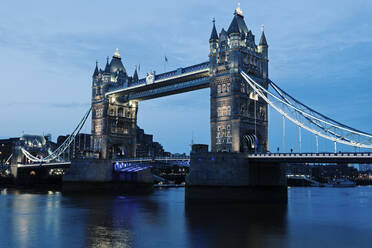 Tower Bridge - TETF01100