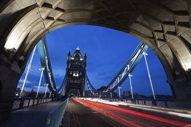 Tower Bridge seen from arch - TETF01101