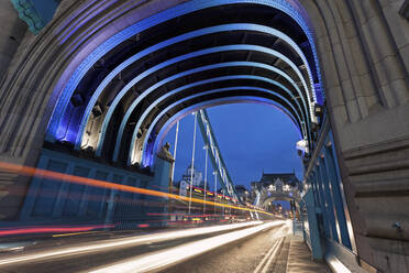 Tower Bridge seen from arch - TETF01102