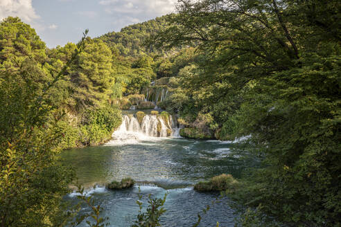 Wasserfall Skradinski Buk im Krka-Nationalpark, Sibenik-Knin, Kroatien - MAMF02025