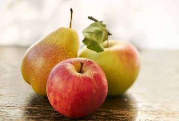 Williams pear, Elstar apple and Braeburn apple - DIKF00666