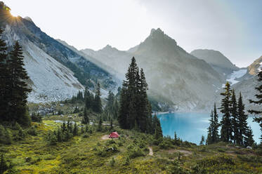 Campsite in the beautiful alpine lakes wilderness - CAVF96143