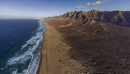 Luftaufnahme von Cofete Strand und Berge, Fuerteventura, Kanarische Inseln, Spanien, Atlantik, Europa - RHPLF21749