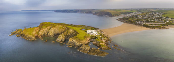 Luftaufnahme von Burgh Island und Hotel in den South Hams von Devon, England, Vereinigtes Königreich, Europa - RHPLF21918