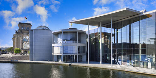 Paul-Loebe-Parlamentsgebäude an der Spree, Regierungsviertel in Berlin Mitte, Berlin, Deutschland, Europa - RHPLF21930