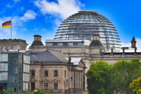 Reichstagsgebäude mit dem Deutschen Bundestag, Regierungsviertel, Tiergarten, Berlin, Deutschland, Europa - RHPLF21931