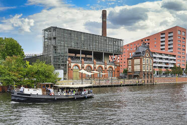 Moderne Gebäude entlang der Spree, Berlin, Deutschland, Europa - RHPLF21933