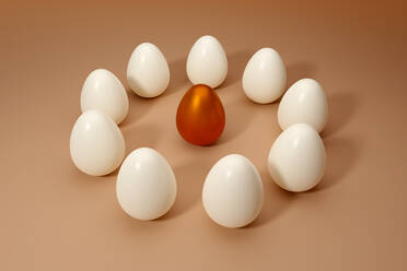 Dreidimensionales Rendering eines orangefarbenen Metalleis, umgeben von weißen Eiern - RFTF00180