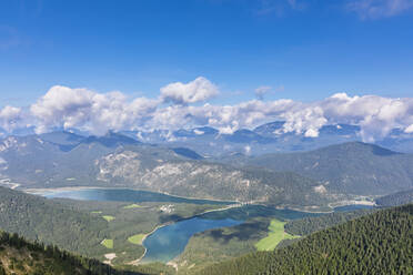 Blick auf den Sylvenstein-Stausee im Sommer - FOF13058